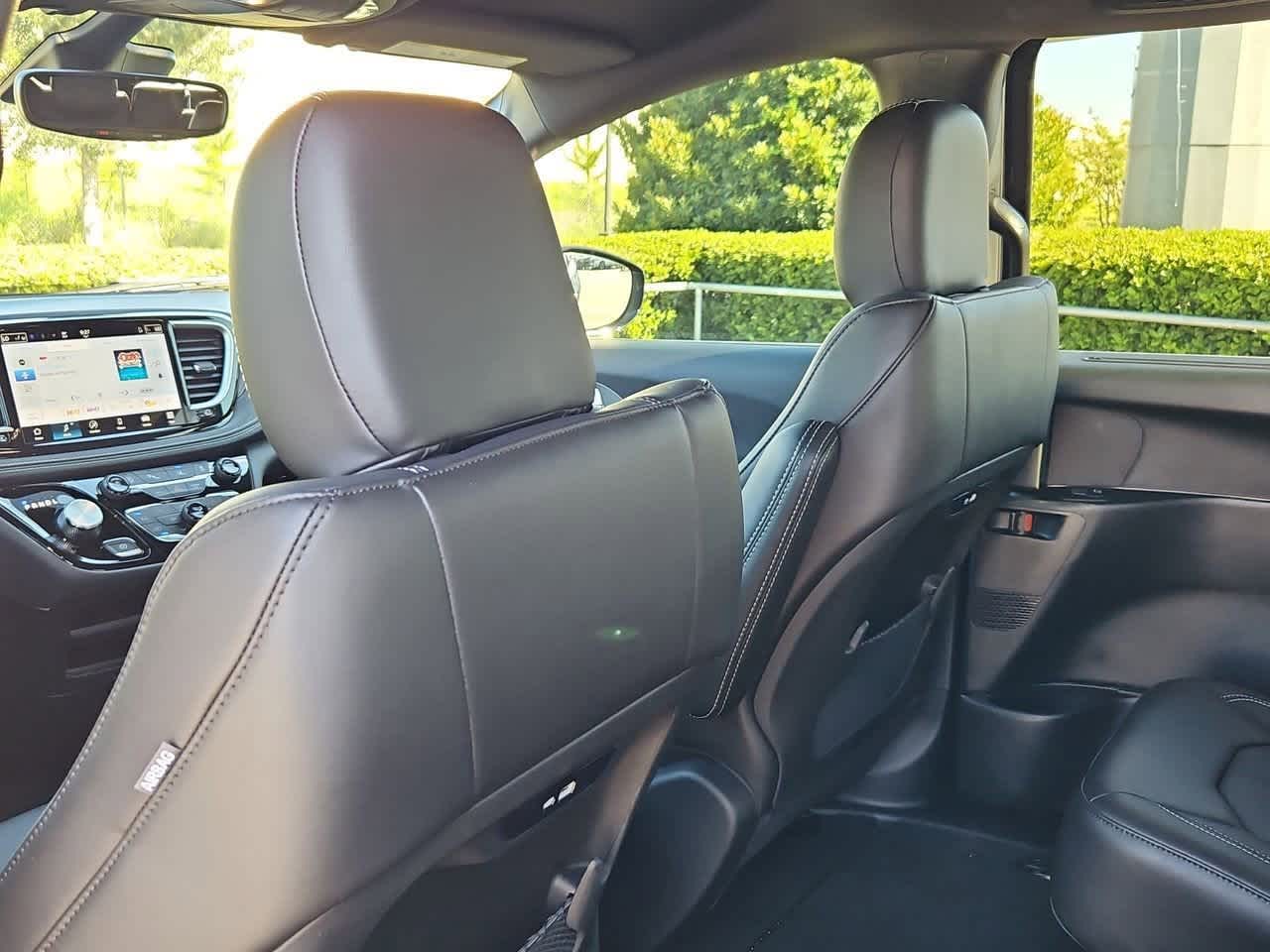 Thumbnail: 2026 Chrysler Pacifica - 19