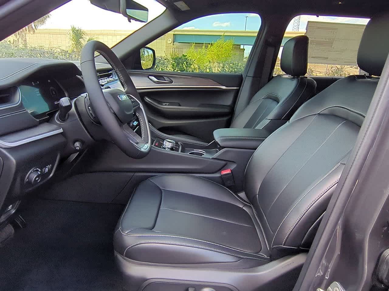 2025 Jeep Grand Cherokee L Limited Edition 17