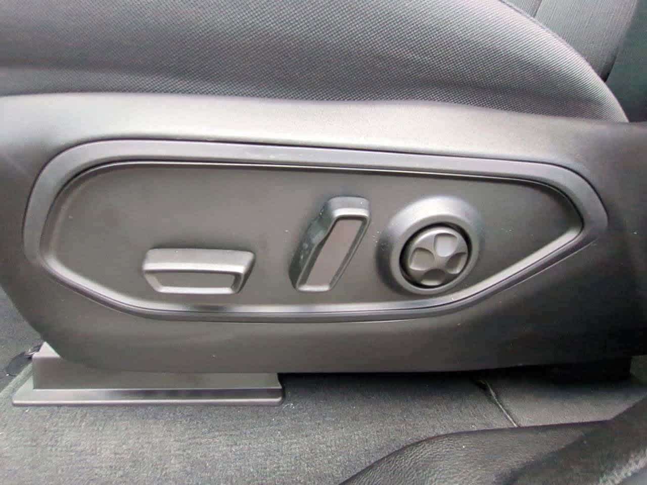 Thumbnail: 2025 Jeep Grand Cherokee L - 18