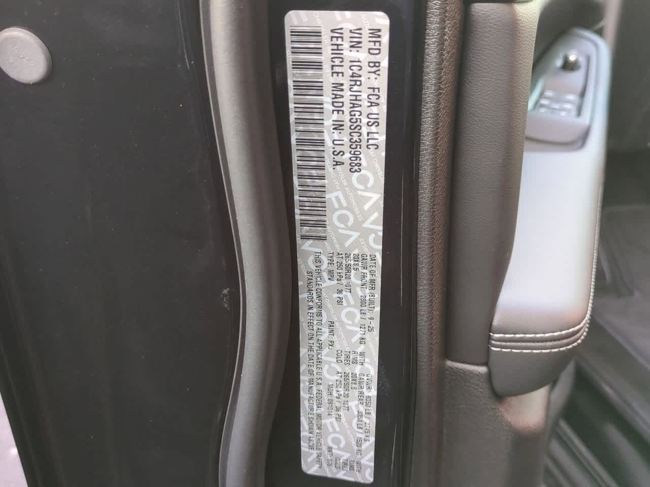 Thumbnail: 2025 Jeep Grand Cherokee - 37