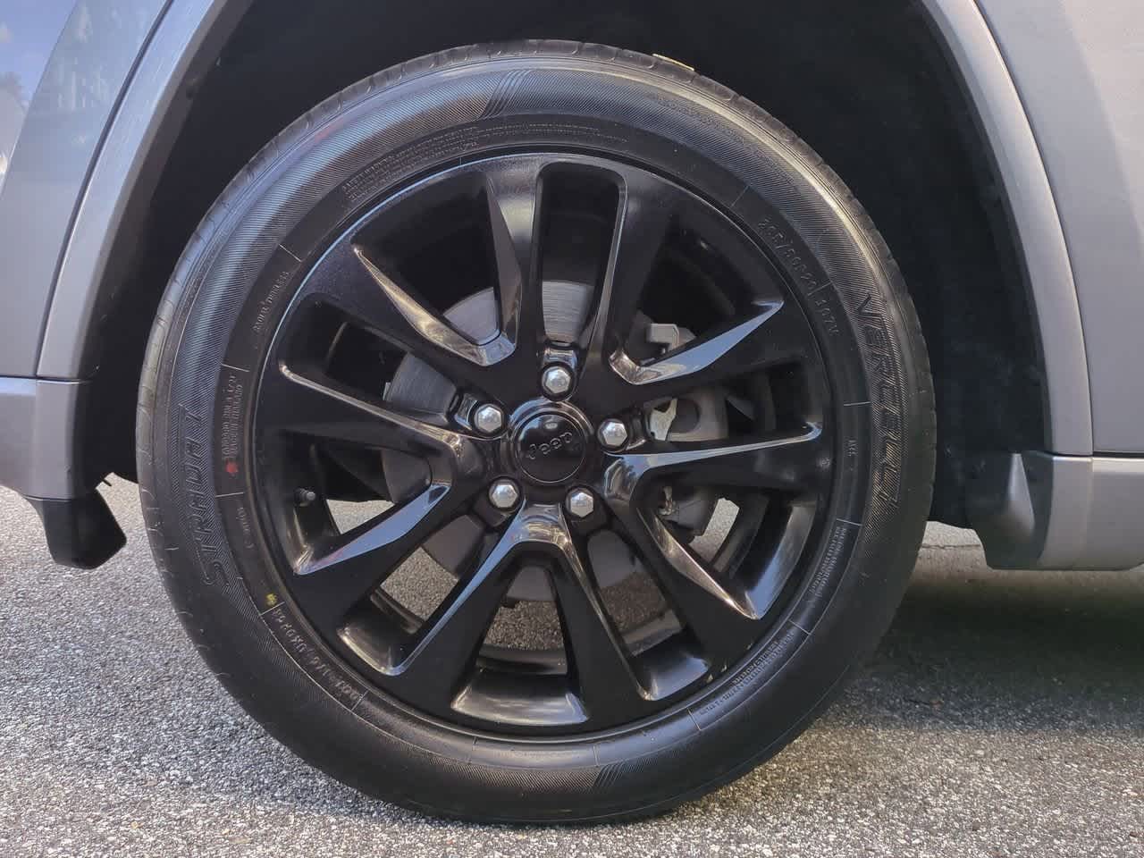 Thumbnail: 2018 Jeep Grand Cherokee - 14