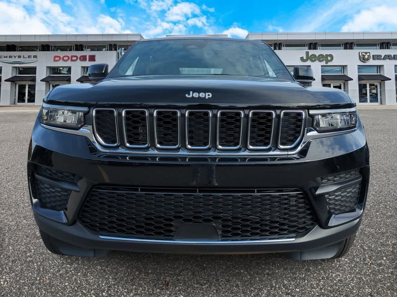 Thumbnail: 2025 Jeep Grand Cherokee - 3