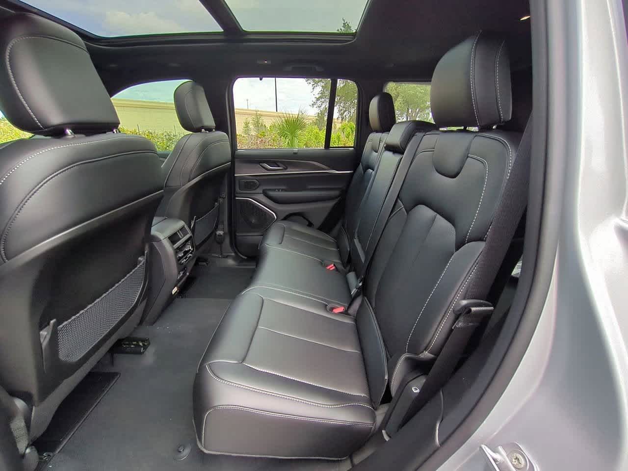 Thumbnail: 2025 Jeep Grand Cherokee - 21