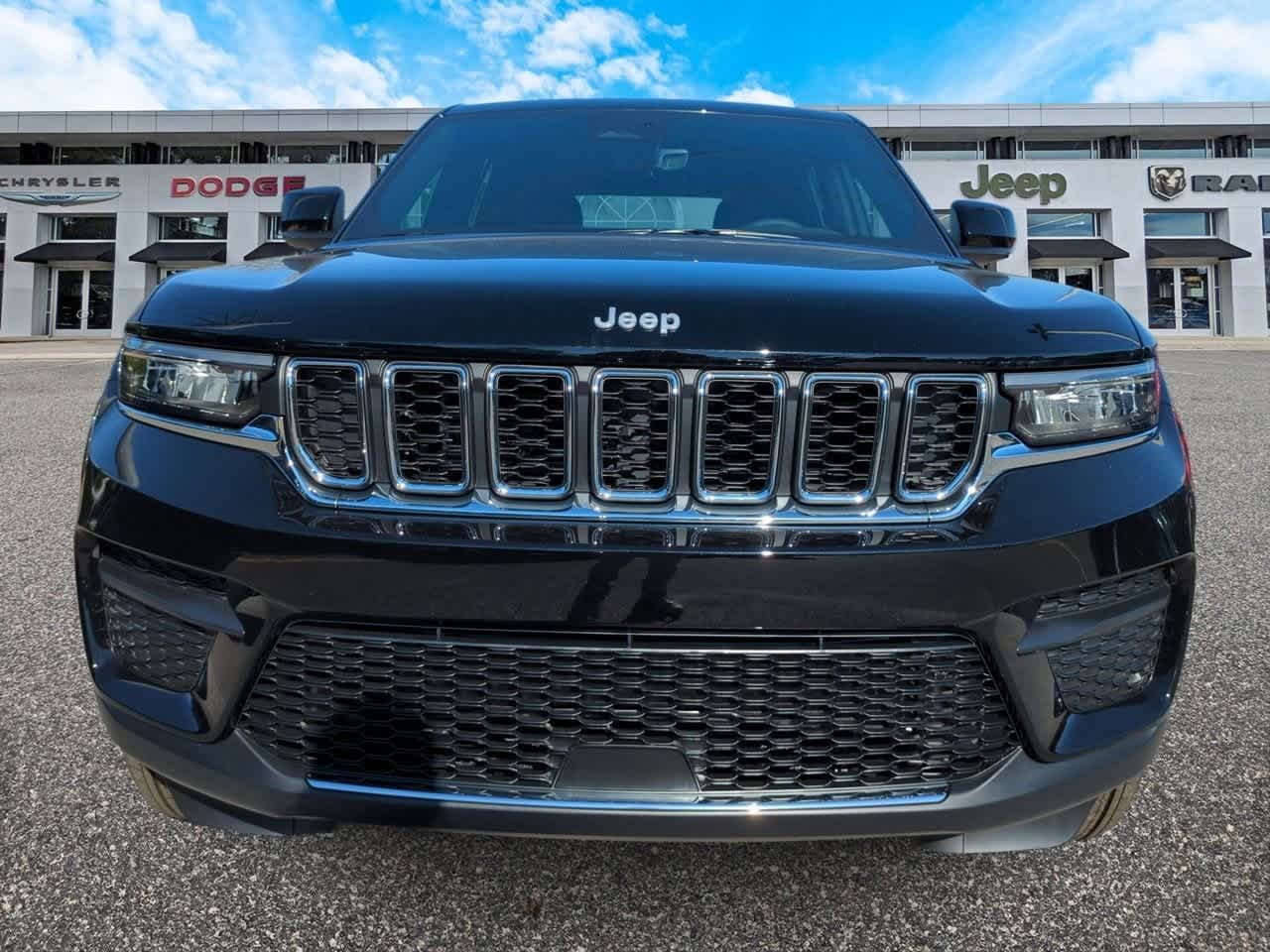 Thumbnail: 2025 Jeep Grand Cherokee - 3