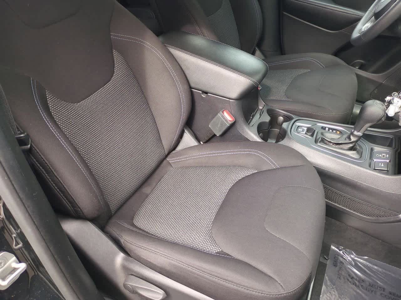 Thumbnail: 2020 Jeep Cherokee - 22