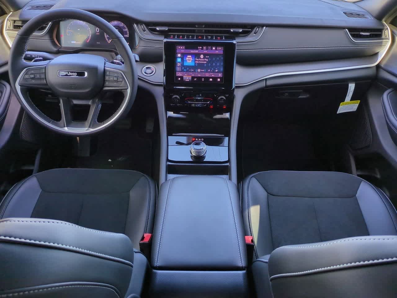 Thumbnail: 2025 Jeep Grand Cherokee L - 16