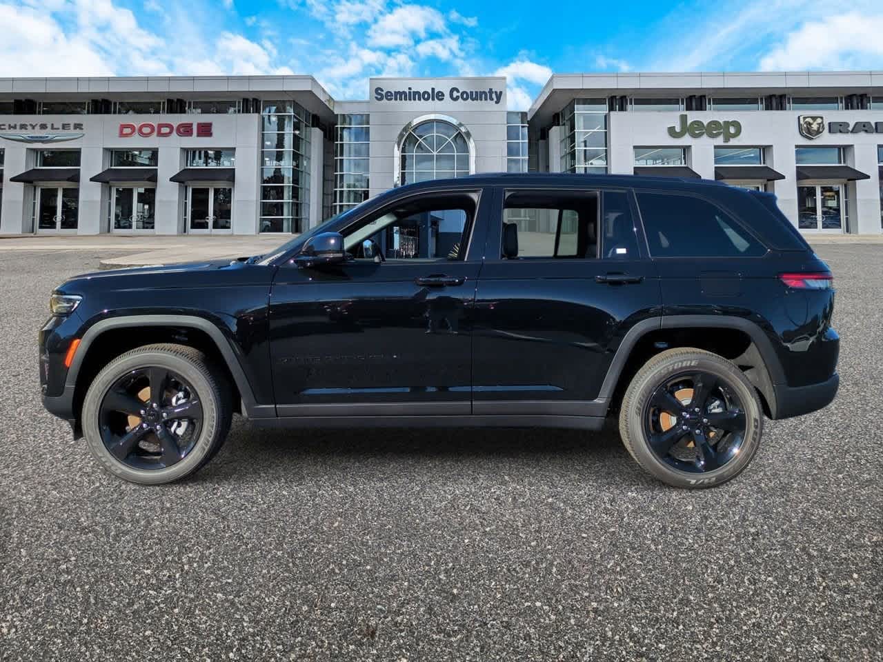 Thumbnail: 2025 Jeep Grand Cherokee - 4