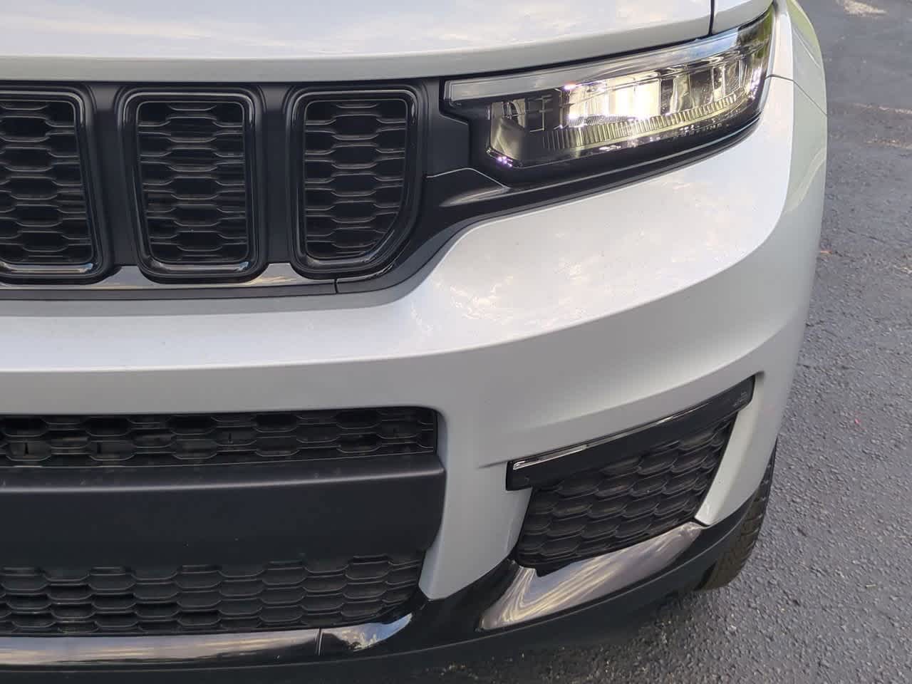 Thumbnail: 2025 Jeep Grand Cherokee L - 11