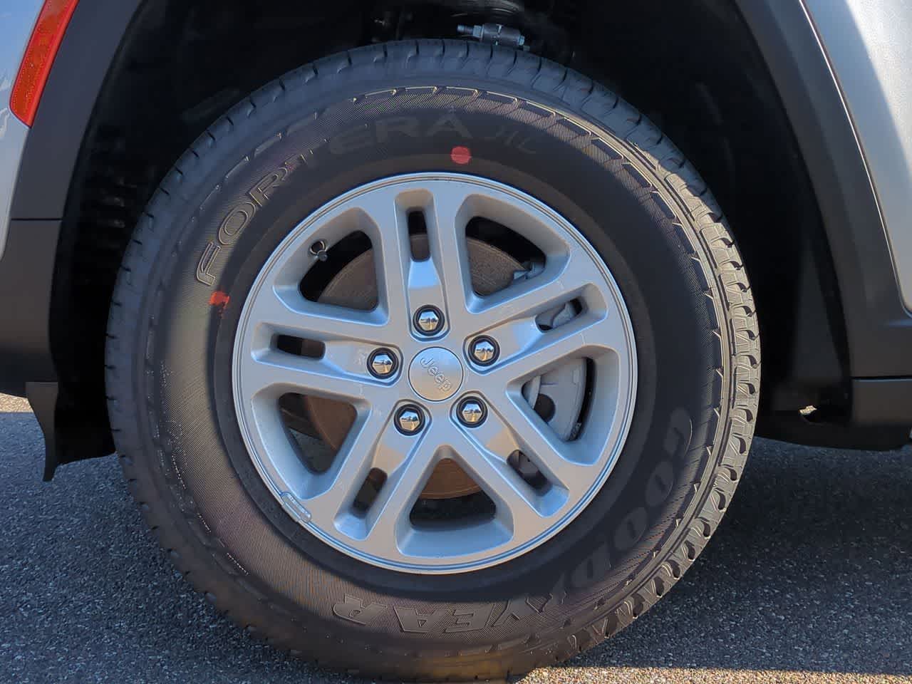 Thumbnail: 2025 Jeep Grand Cherokee - 14