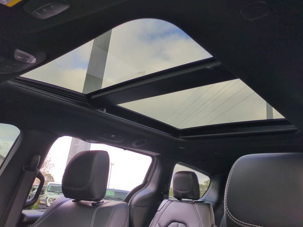 Thumbnail: 2026 Chrysler Pacifica - 20