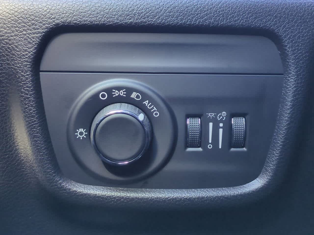 Thumbnail: 2025 Jeep Grand Cherokee L - 18