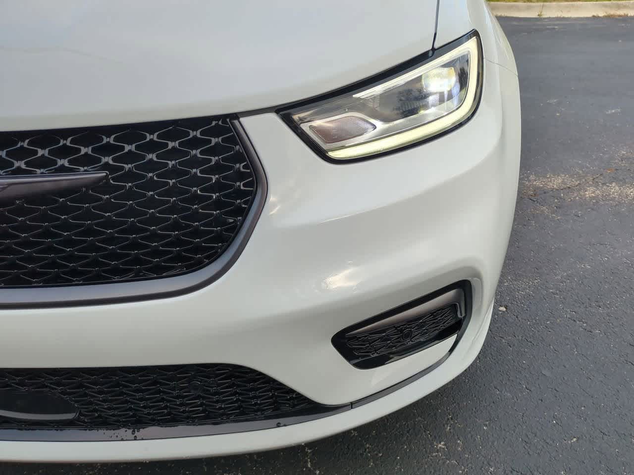 Thumbnail: 2026 Chrysler Pacifica - 11