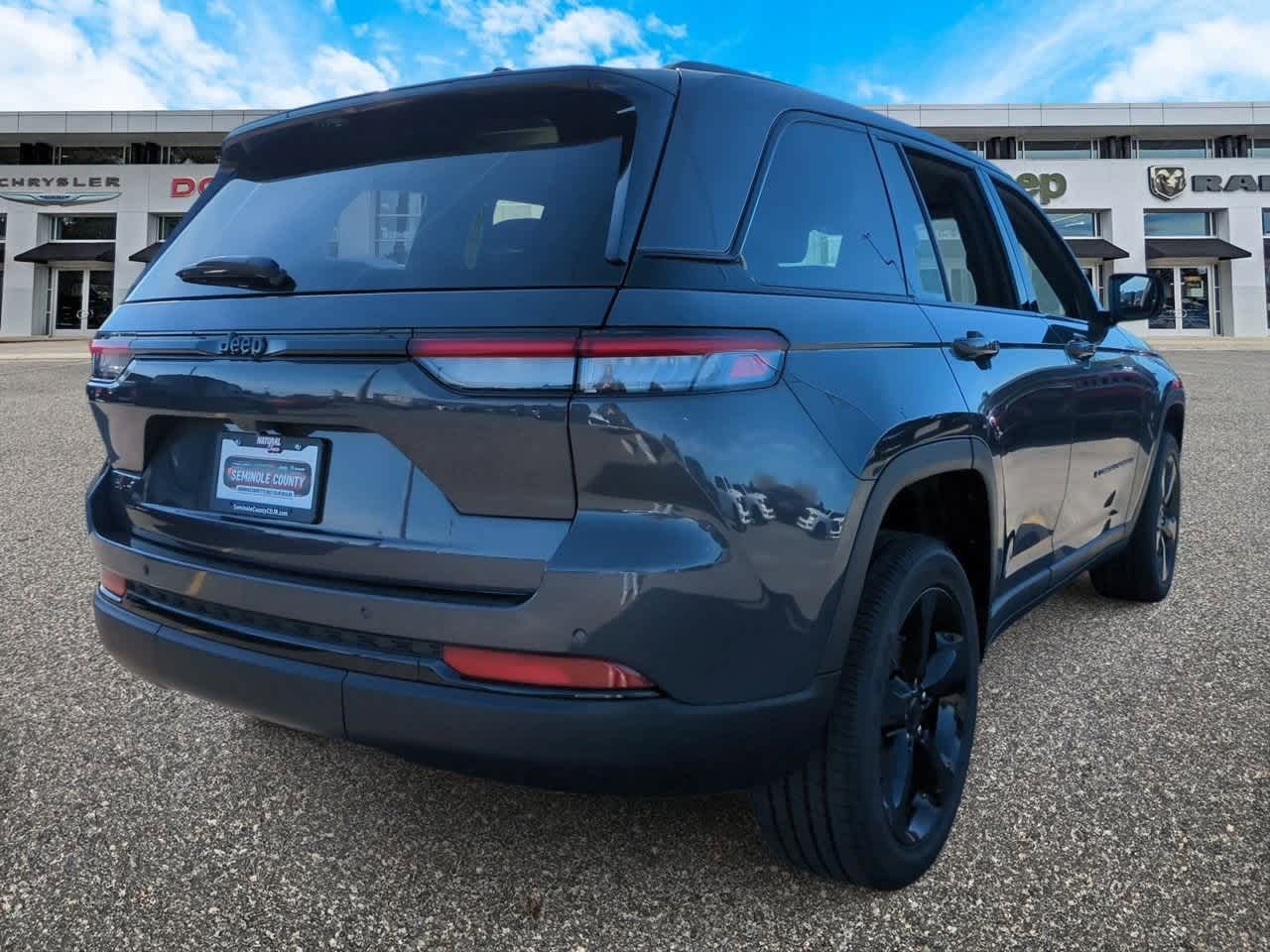 Thumbnail: 2025 Jeep Grand Cherokee - 8