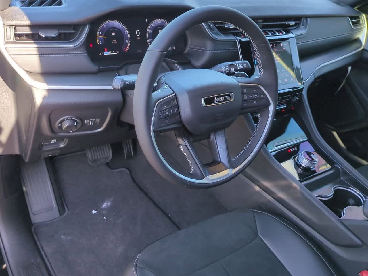 Thumbnail: 2025 Jeep Grand Cherokee L - 10