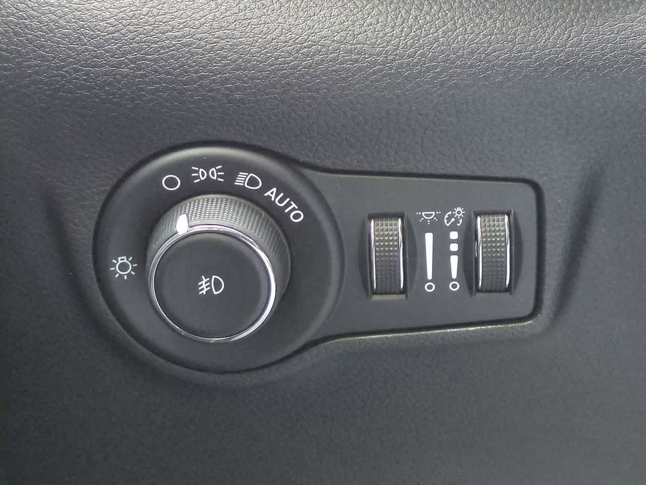 Thumbnail: 2022 Jeep Compass - 18