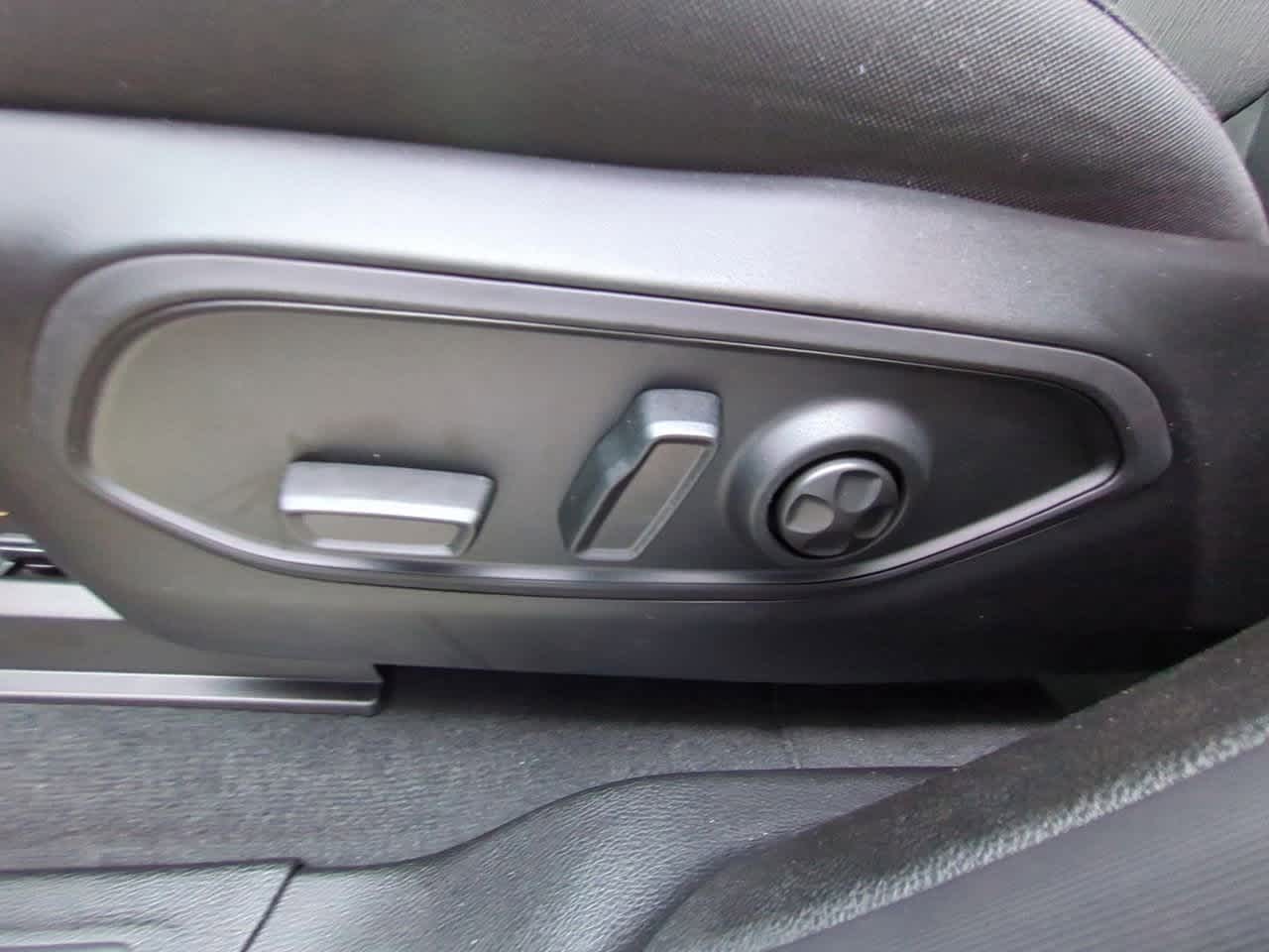 Thumbnail: 2025 Jeep Grand Cherokee L - 18