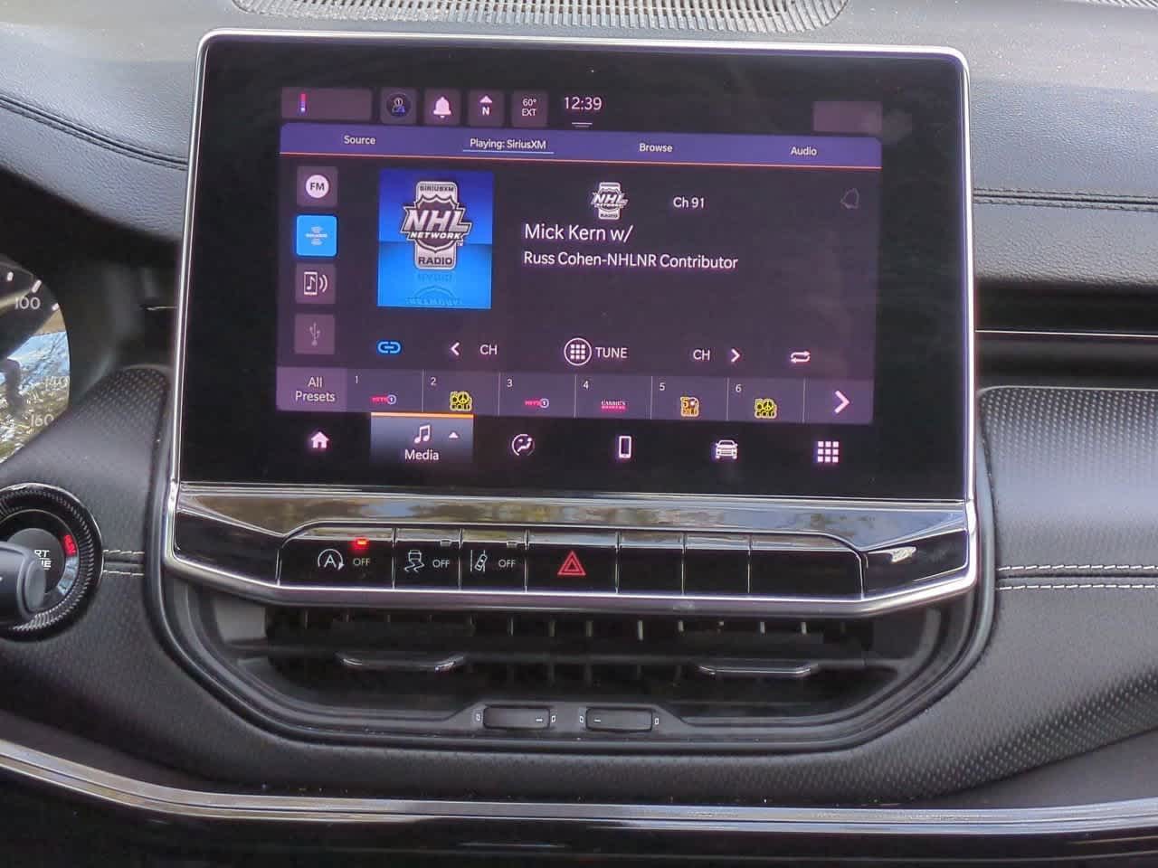 Thumbnail: 2022 Jeep Compass - 28