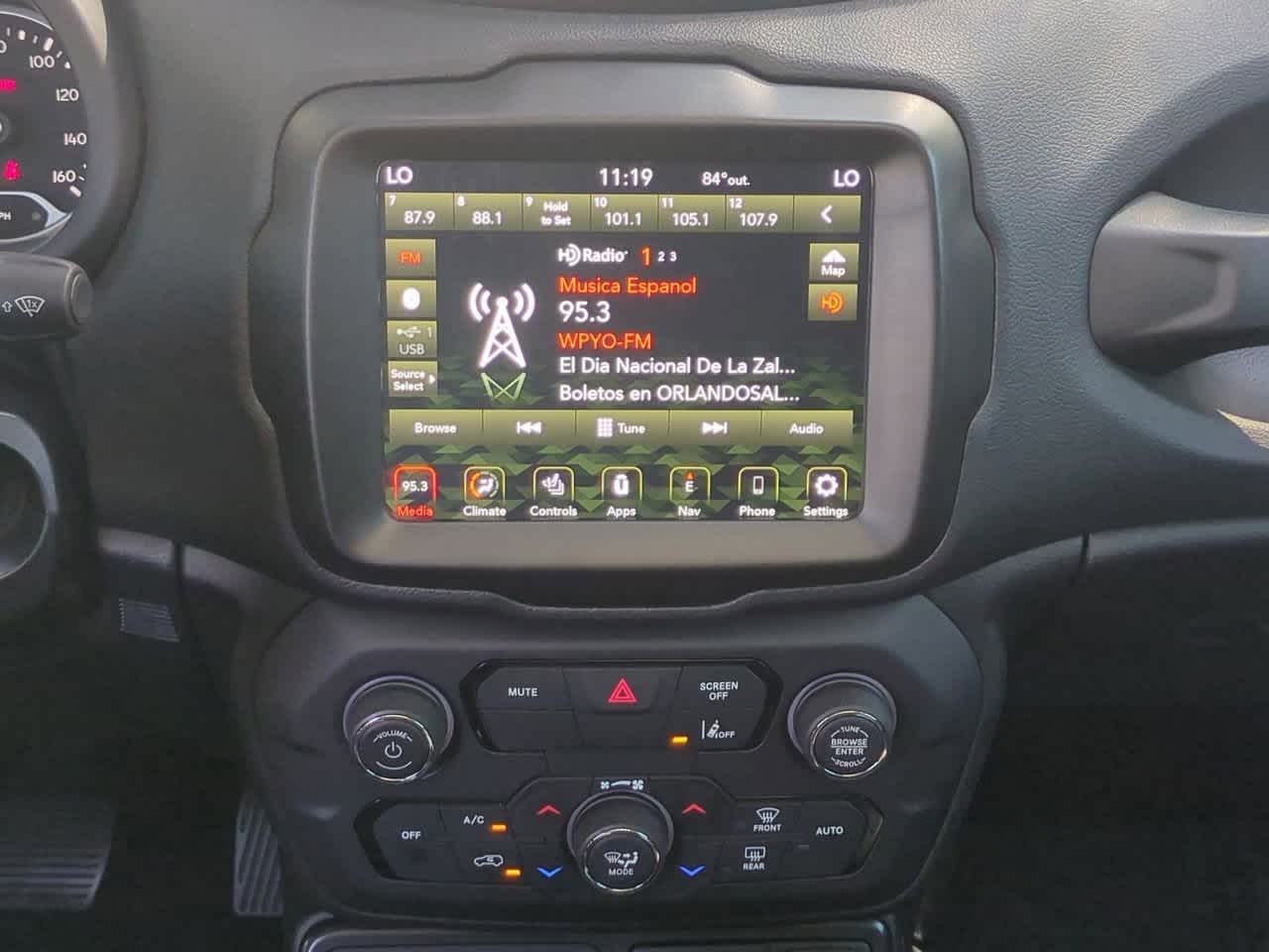 Thumbnail: 2022 Jeep Renegade - 29