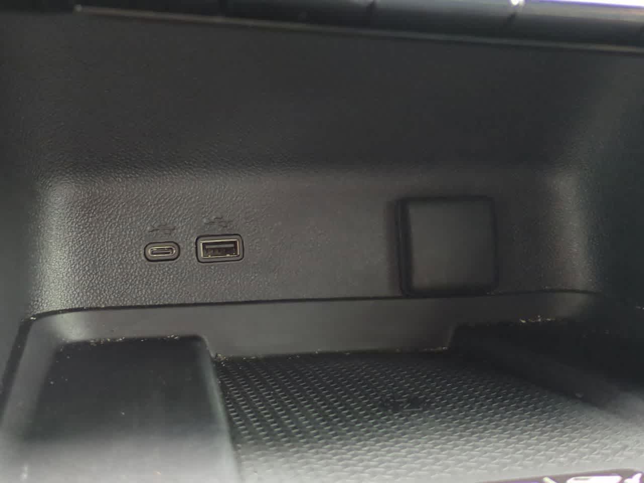 Thumbnail: 2024 Chevrolet Traverse - 32