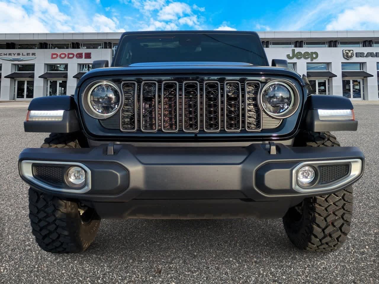 Thumbnail: 2025 Jeep Gladiator - 3