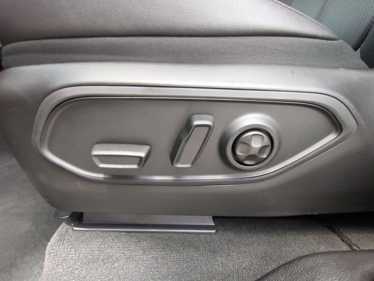 Thumbnail: 2025 Jeep Grand Cherokee - 18