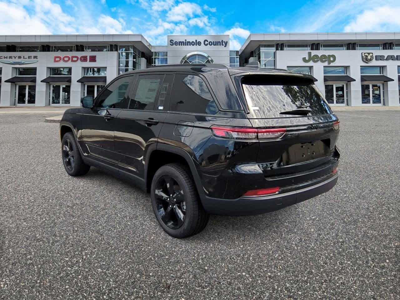 Thumbnail: 2025 Jeep Grand Cherokee - 6