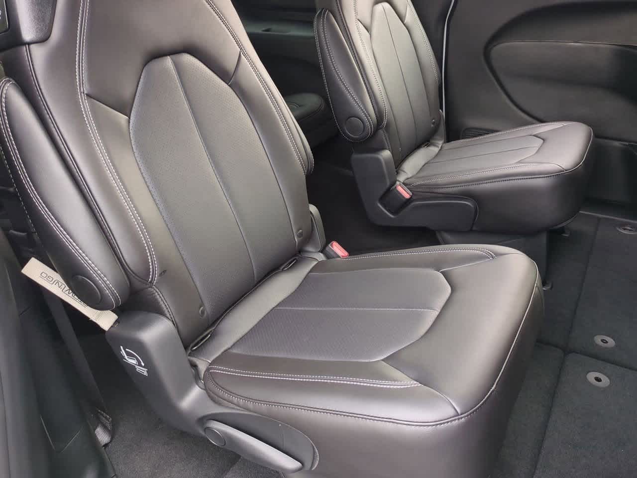 Thumbnail: 2026 Chrysler Pacifica - 22