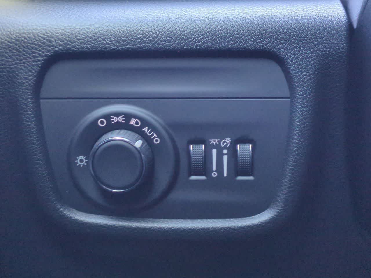 Thumbnail: 2025 Jeep Grand Cherokee L - 18