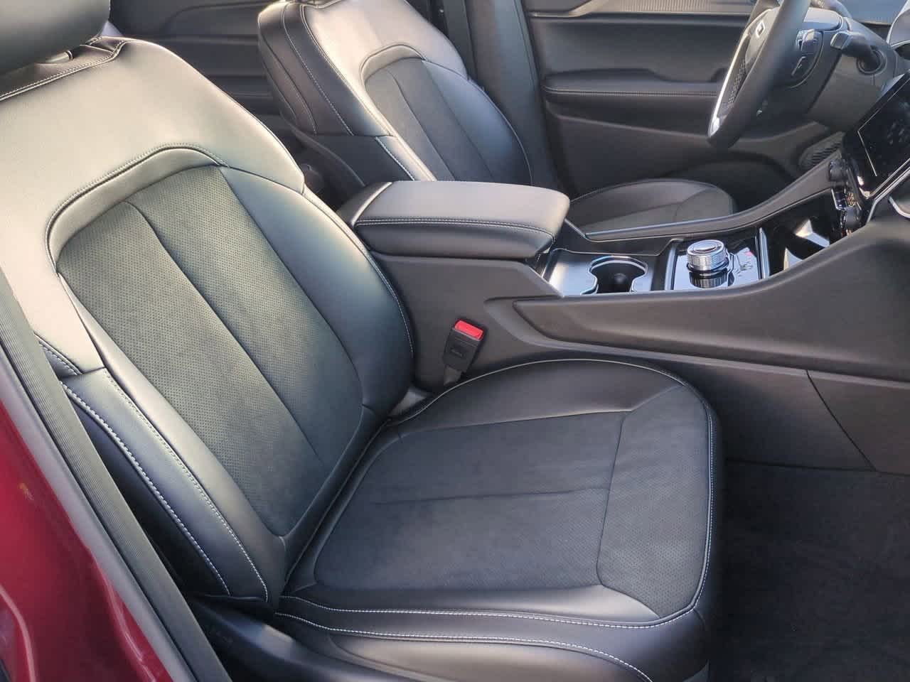 Thumbnail: 2025 Jeep Grand Cherokee L - 23