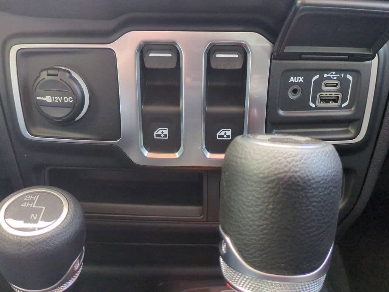 Thumbnail: 2025 Jeep Wrangler - 30