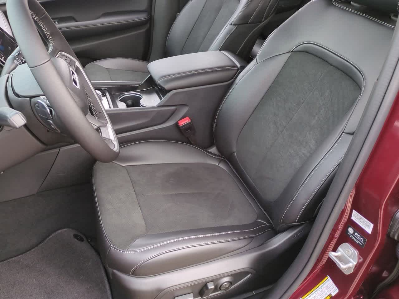 Thumbnail: 2025 Jeep Grand Cherokee - 17