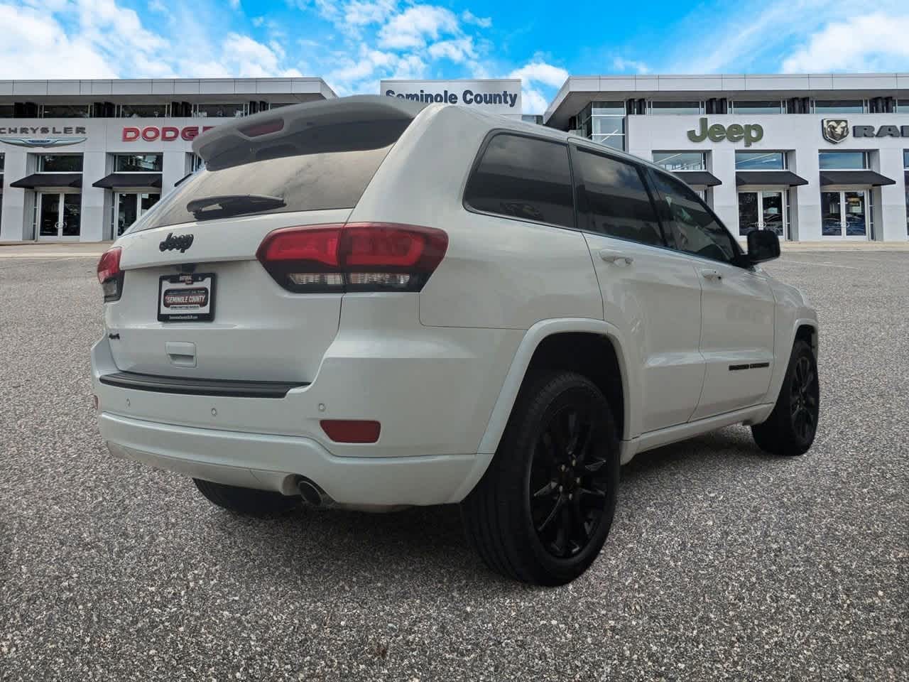 Thumbnail: 2022 Jeep Grand Cherokee - 8