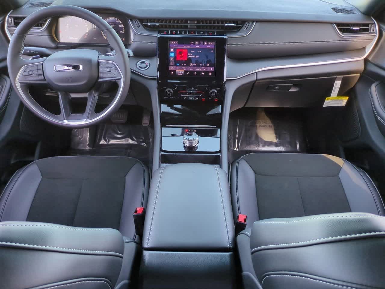 Thumbnail: 2025 Jeep Grand Cherokee - 16