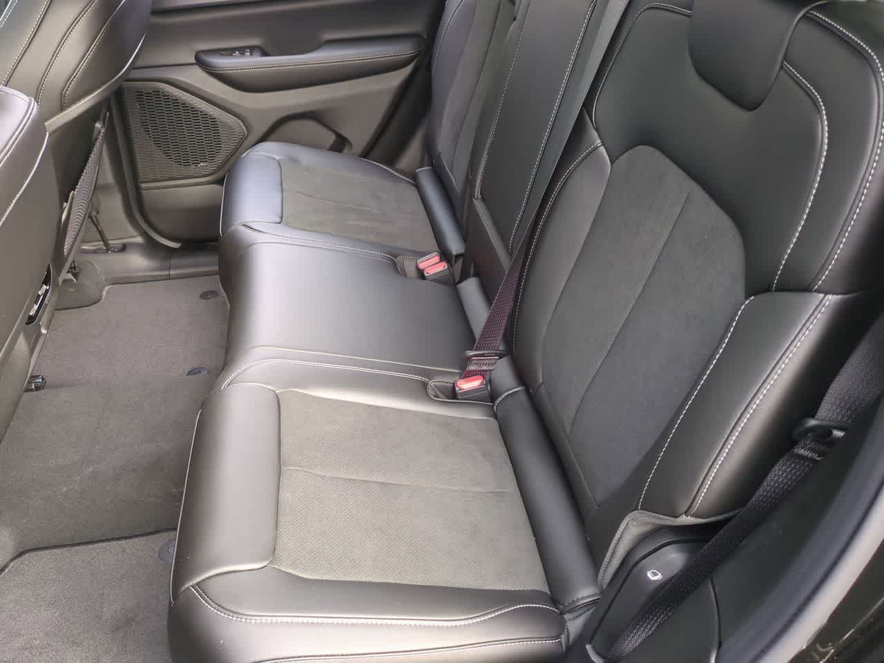 Thumbnail: 2025 Jeep Grand Cherokee - 21