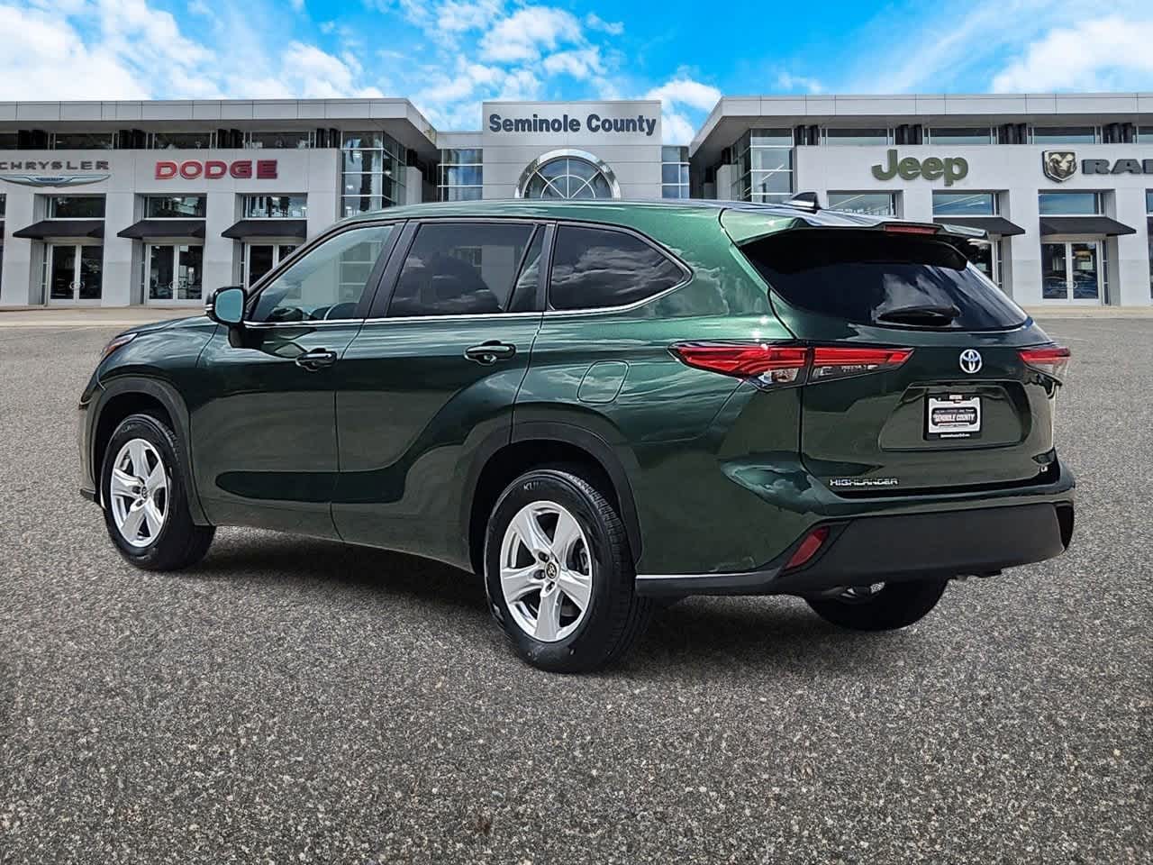 Thumbnail: 2023 Toyota Highlander - 6