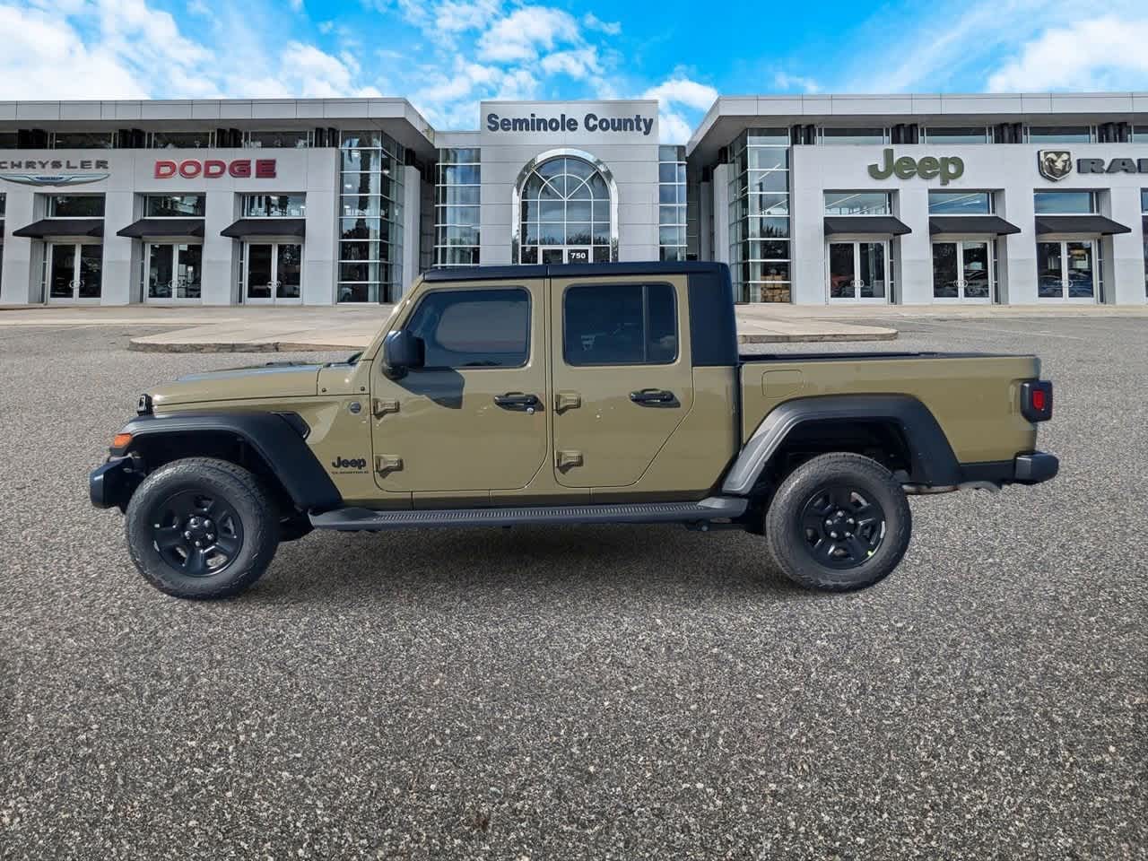Thumbnail: 2025 Jeep Gladiator - 5