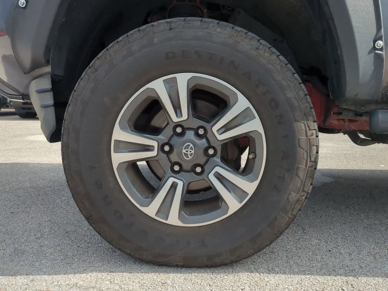 Thumbnail: 2017 Toyota Tacoma - 14