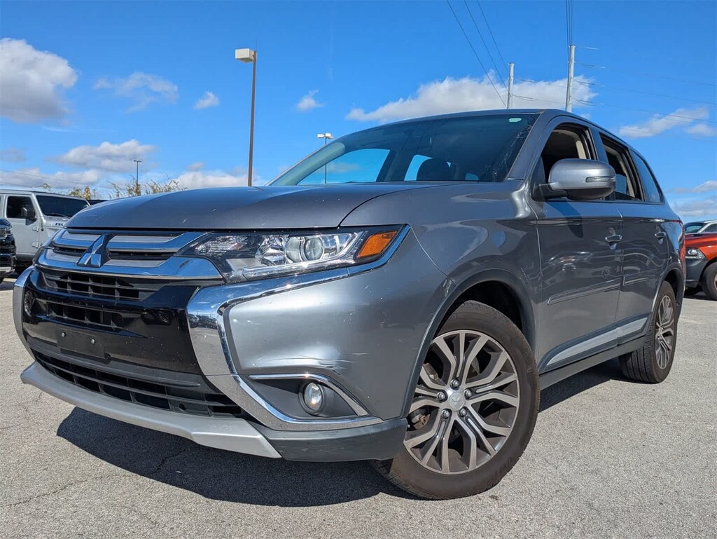 Used 2016 Mitsubishi Outlander SE SUV