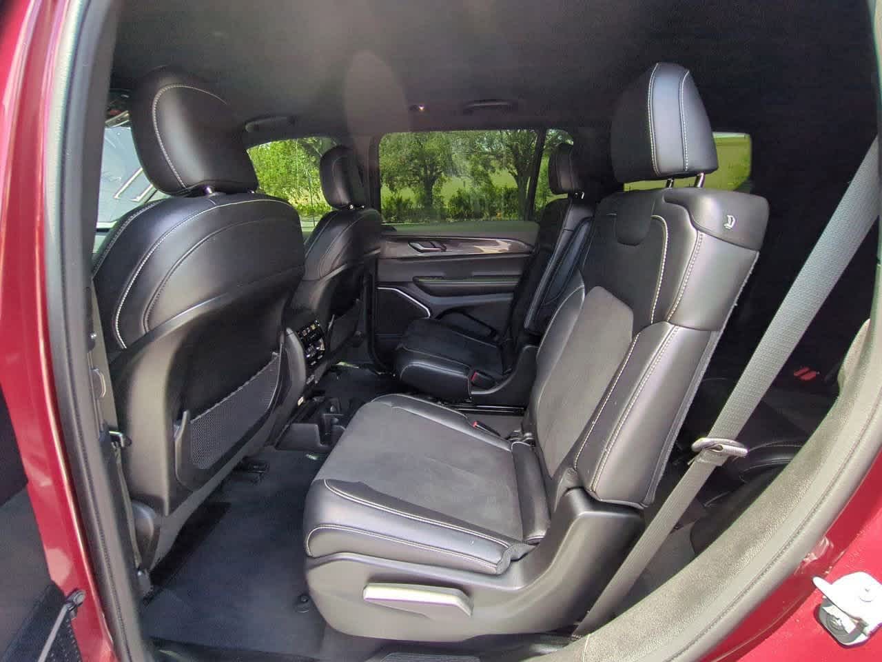 Thumbnail: 2022 Jeep Grand Cherokee L - 20