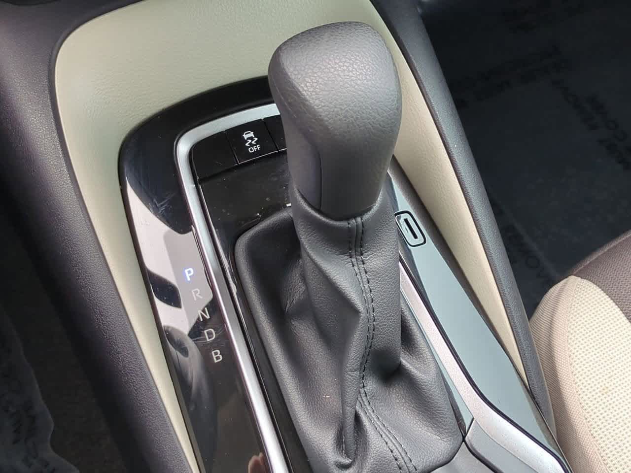 Thumbnail: 2025 Toyota Corolla - 32