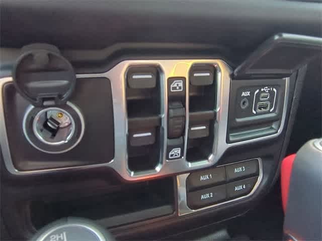 Thumbnail: 2025 Jeep Wrangler - 32