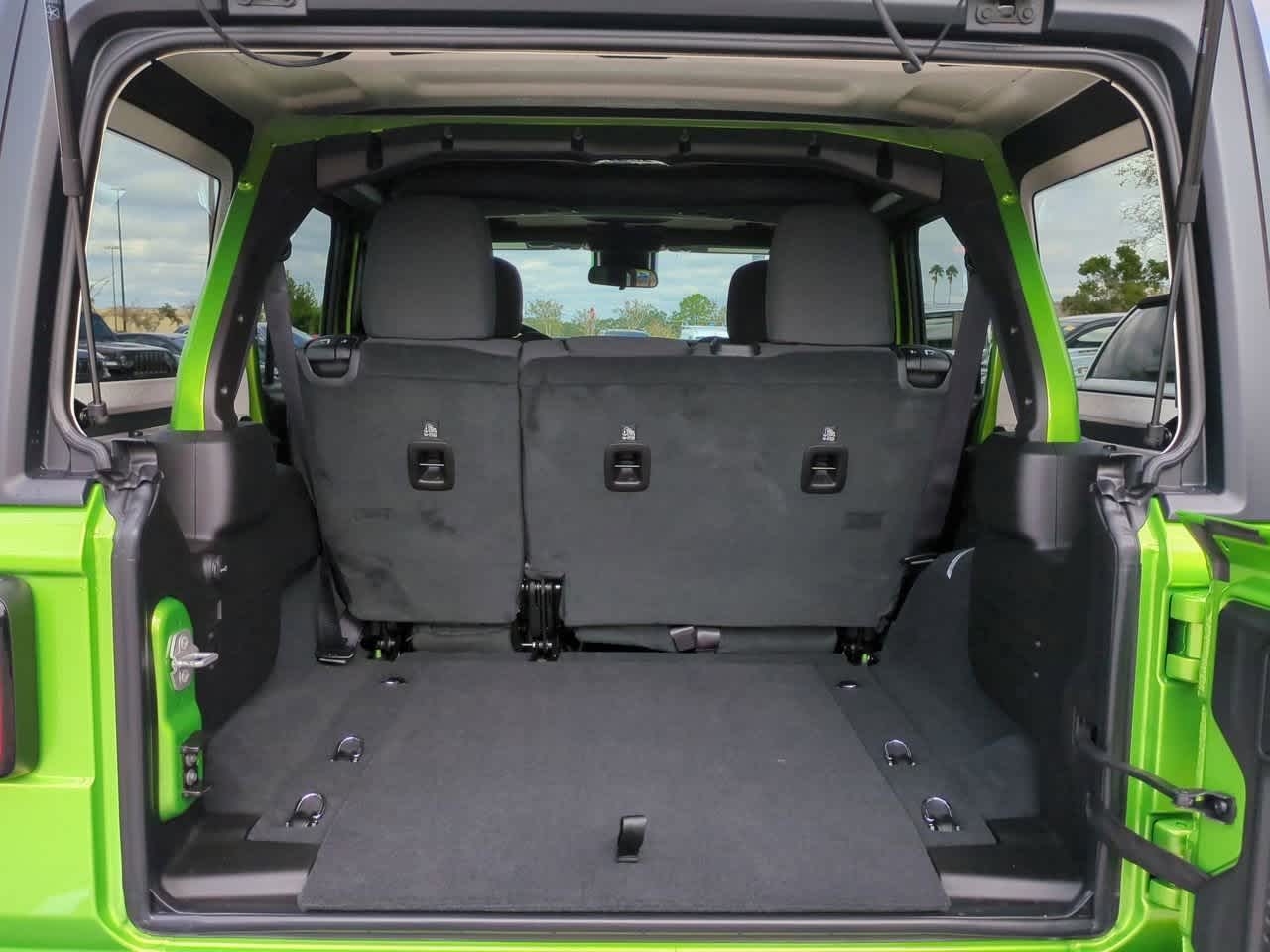 Thumbnail: 2025 Jeep Wrangler - 34