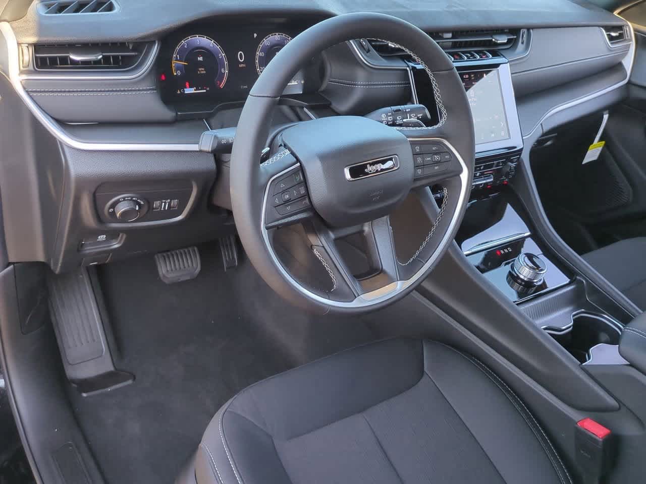 Thumbnail: 2025 Jeep Grand Cherokee - 10