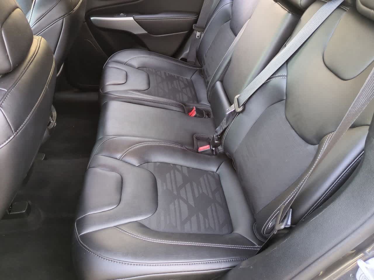 Thumbnail: 2022 Jeep Cherokee - 20