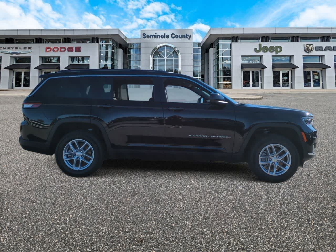 Thumbnail: 2025 Jeep Grand Cherokee L - 9