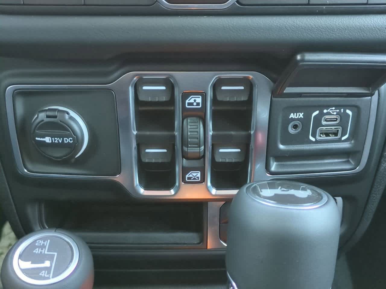 Thumbnail: 2025 Jeep Wrangler - 31