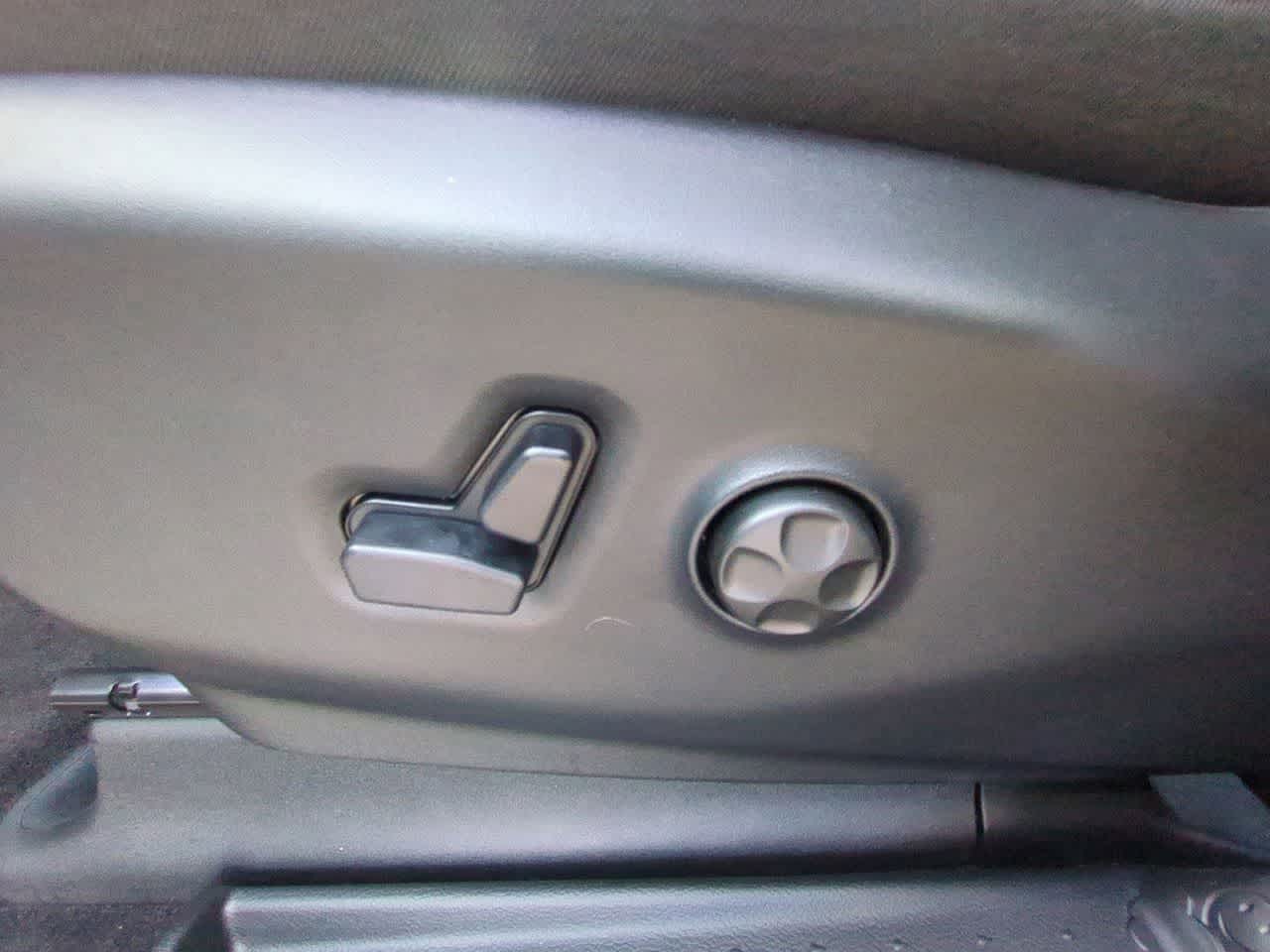 Thumbnail: 2026 Chrysler Voyager - 18