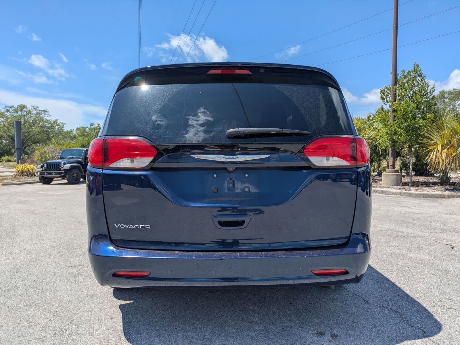 Thumbnail: 2020 Chrysler Voyager - 3