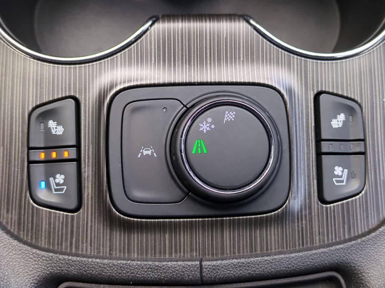 Thumbnail: 2022 GMC Acadia - 18