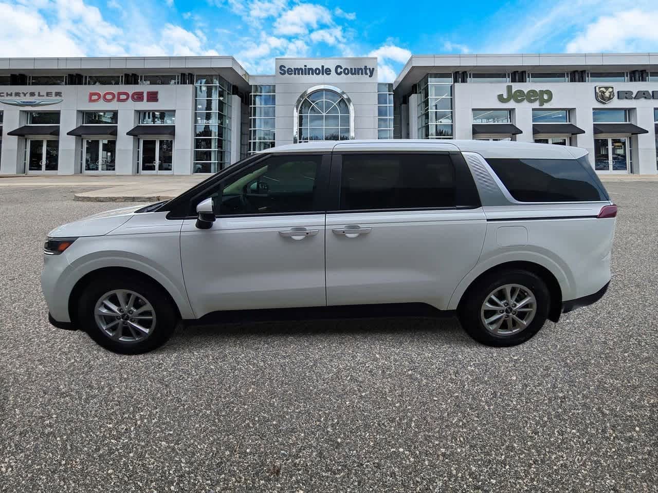 2024 Kia Carnival LX 5